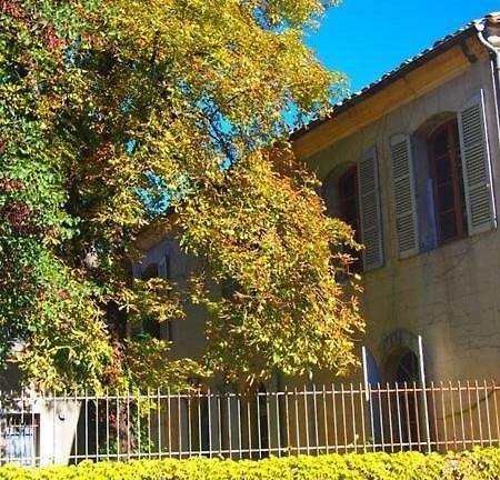 ユゼ La Maison Des Marronniers Bed & Breakfast エクステリア 写真