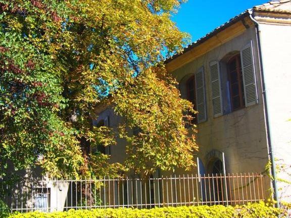 ユゼ La Maison Des Marronniers Bed & Breakfast エクステリア 写真