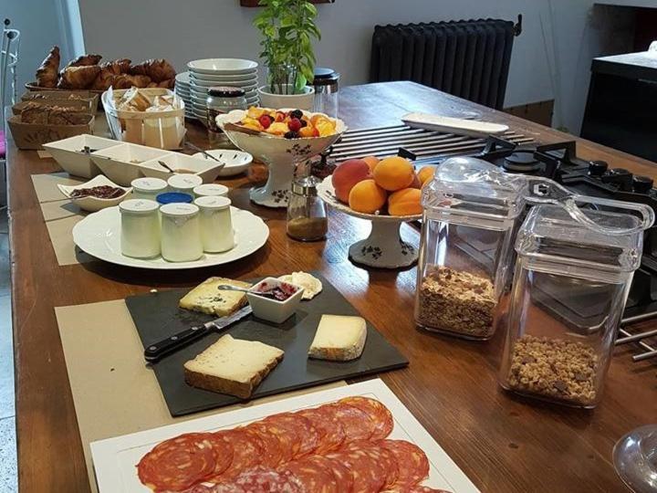 ユゼ La Maison Des Marronniers Bed & Breakfast エクステリア 写真