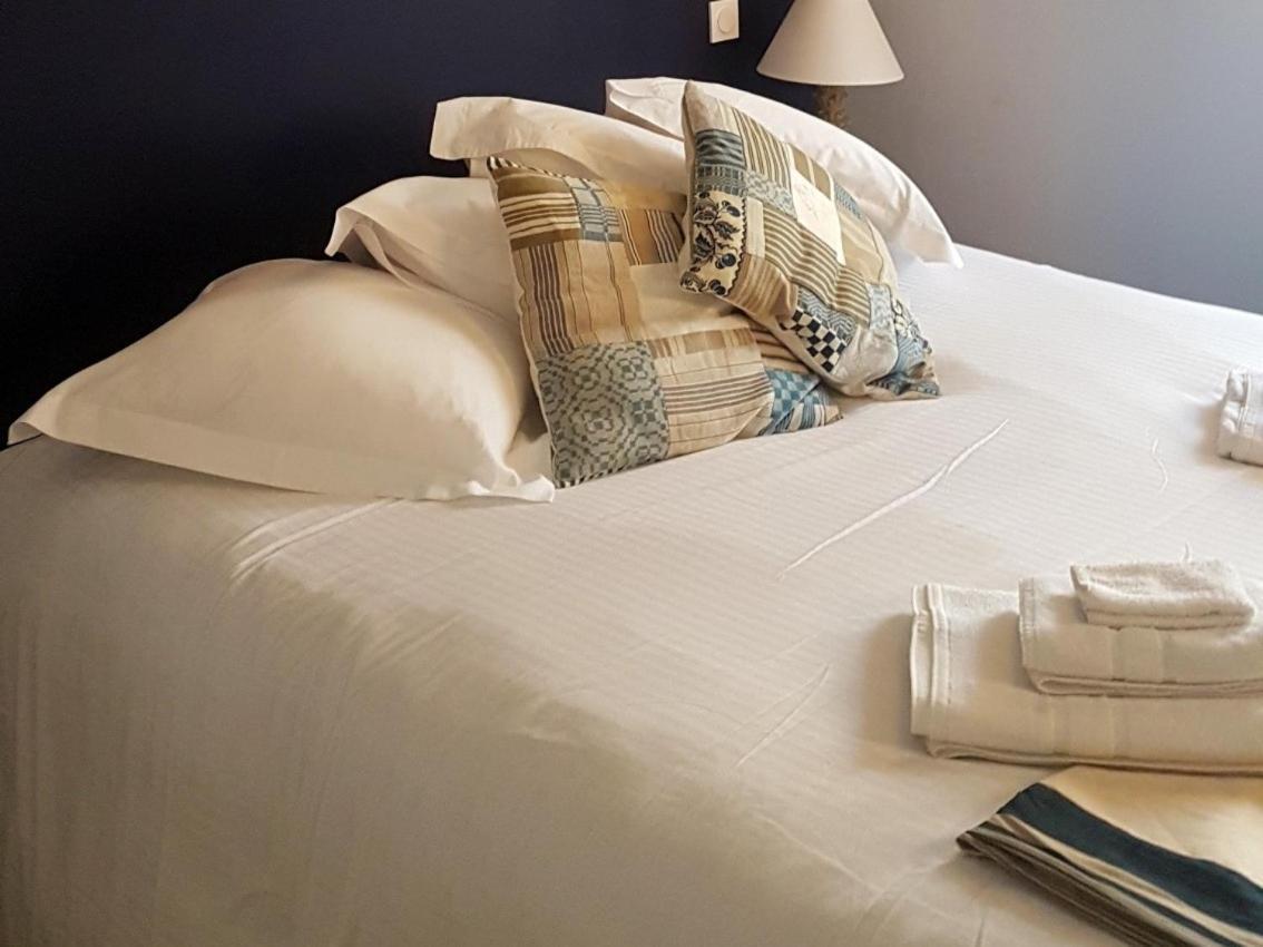 ユゼ La Maison Des Marronniers Bed & Breakfast 部屋 写真